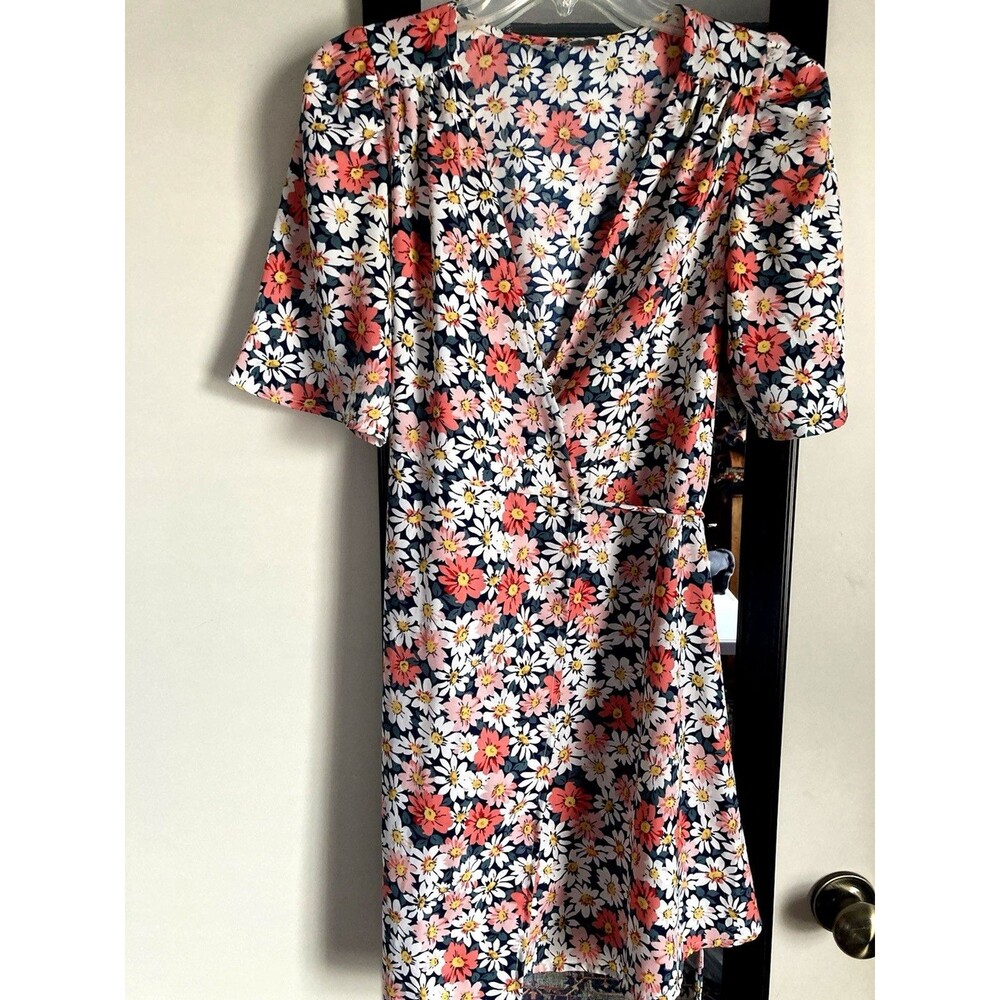 Only Women’s Daisy Floral Wrap Dress Europe 34/US 4 Excellent Condition Casual